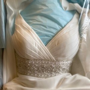 David’s Bridal Tank Style Wedding Dress - Style WG9854IVORY